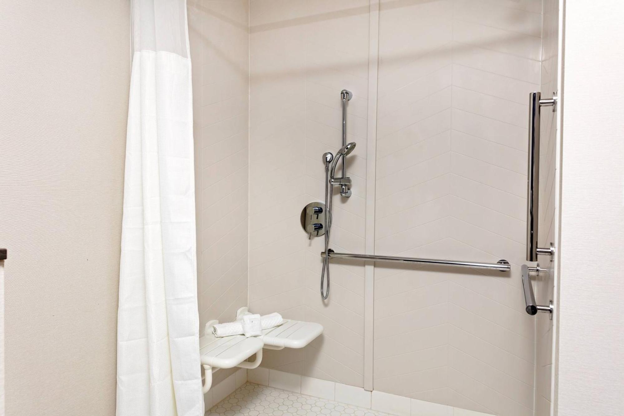 Fairfield By Marriott Port Clinton Waterfront Hotel ภายนอก รูปภาพ