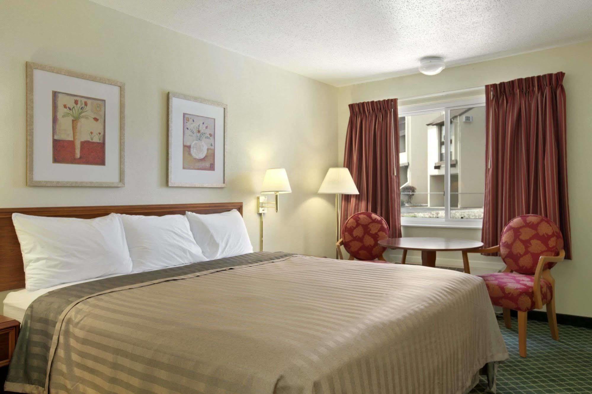 Fairfield By Marriott Port Clinton Waterfront Hotel ภายนอก รูปภาพ
